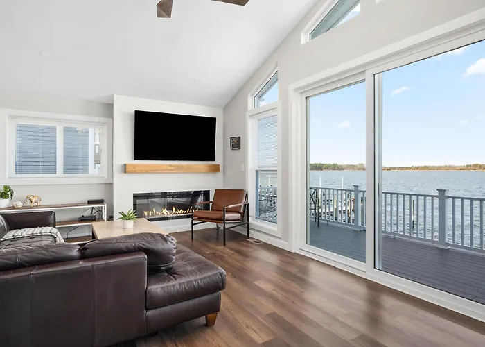 Game Room! Waterfront Group Haven In Ocean Pines