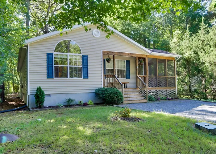 Pool, Trail Access! Dog-Friendly Ocean Pines Haven